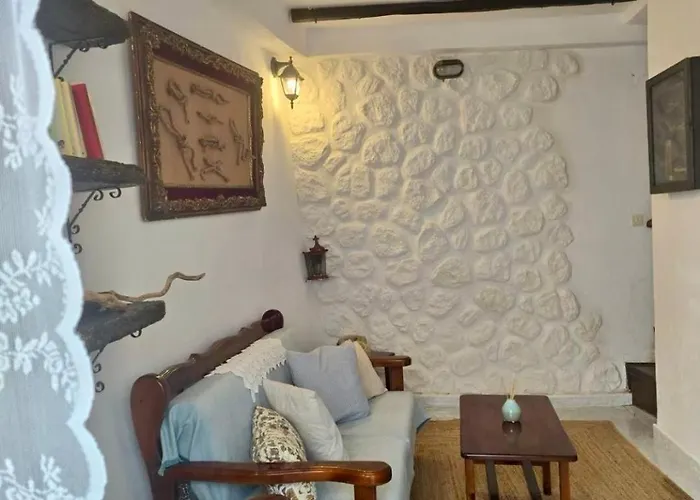 Nyaraló Aelia Ioulis