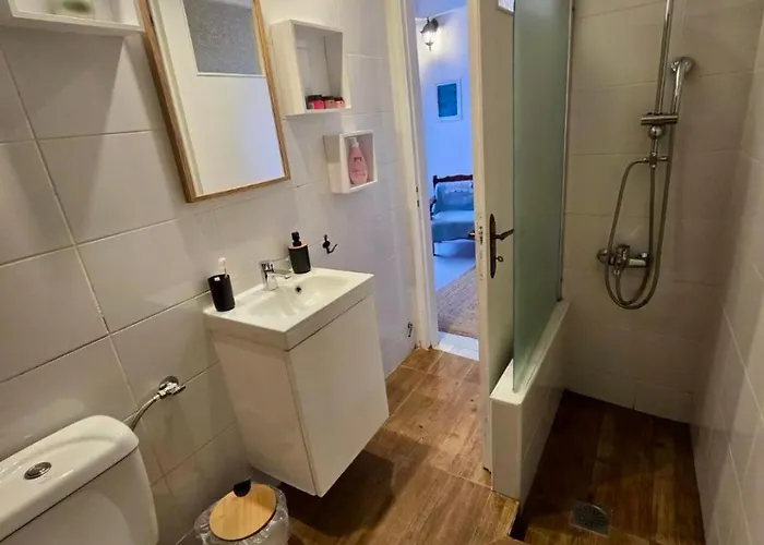 Aelia Nyaraló Ioulis